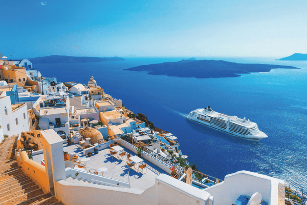 River Cruise vs Ocean Cruise: Which is Right For You?